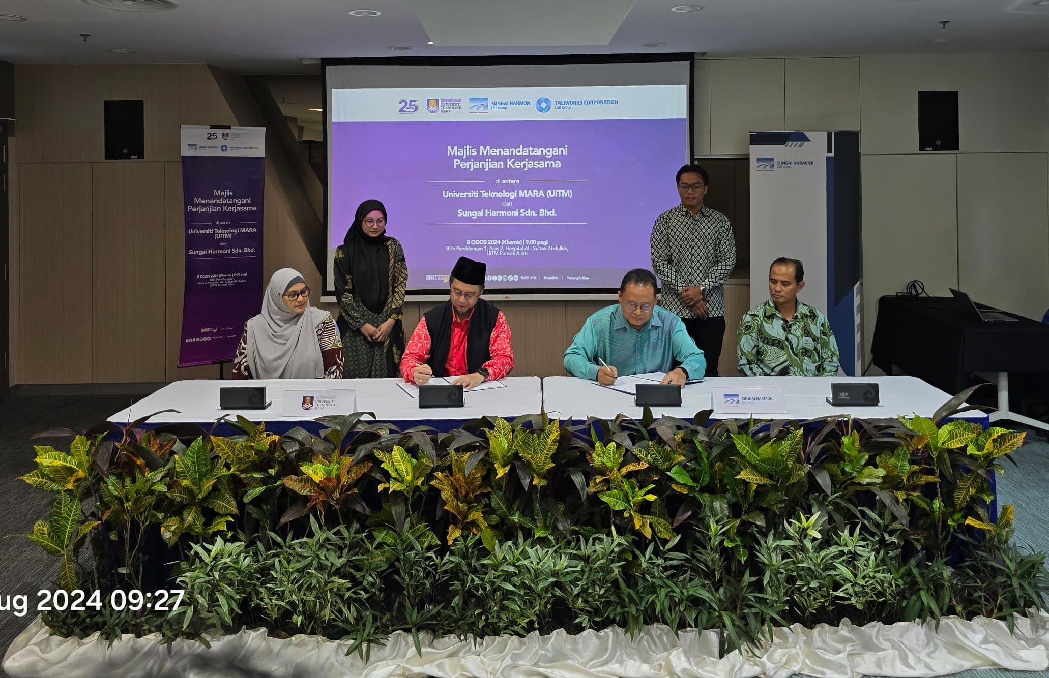 SIGNING CEREMONY A COOPERATION AGREEMENT BETWEEN UNIVERSITI TEKNOLOGI MARA (UiTM) AND SUNGAI HARMONI SDN BHD